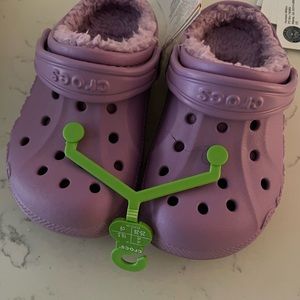 Kids Crocs - NWT fuzzy inside - purple size C9